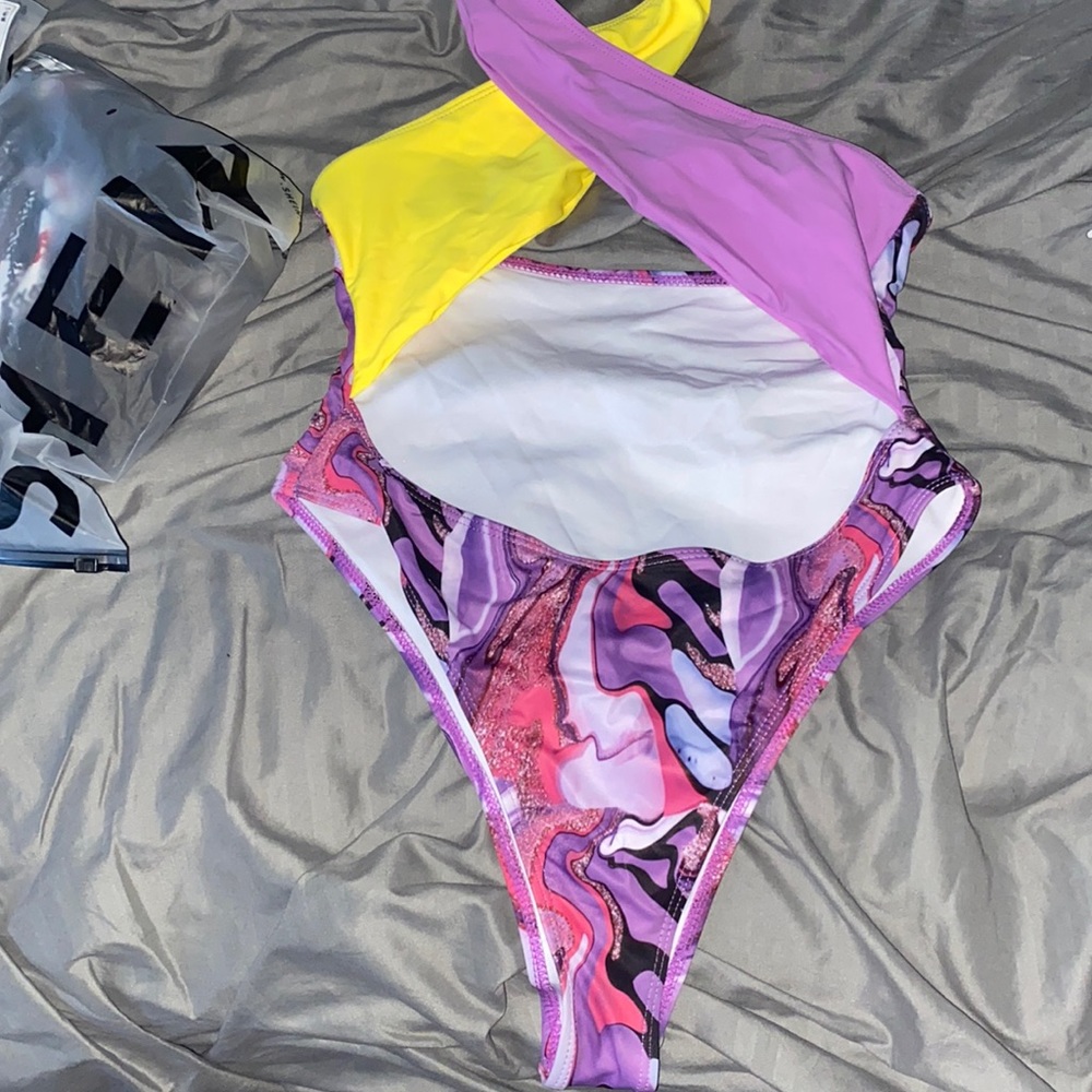 Bathing suit